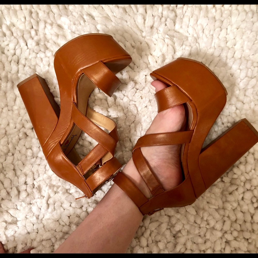 Platform heels - Picture 8 of 8
